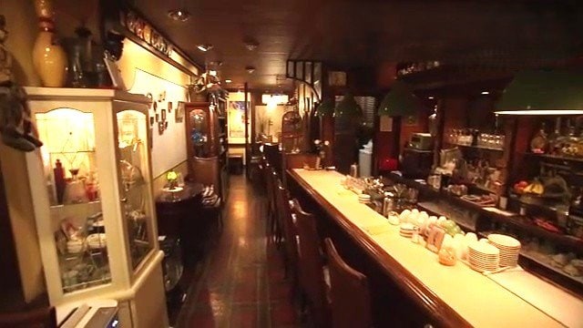 喫茶「白鳥」の店内…昭和のまま時が止まったよう