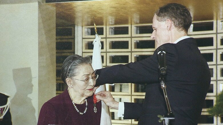 レジオン・ドヌール勲章の「オフィシエ」を受章　2013年