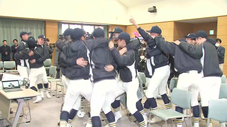 決定の瞬間、歓喜の嵐だった