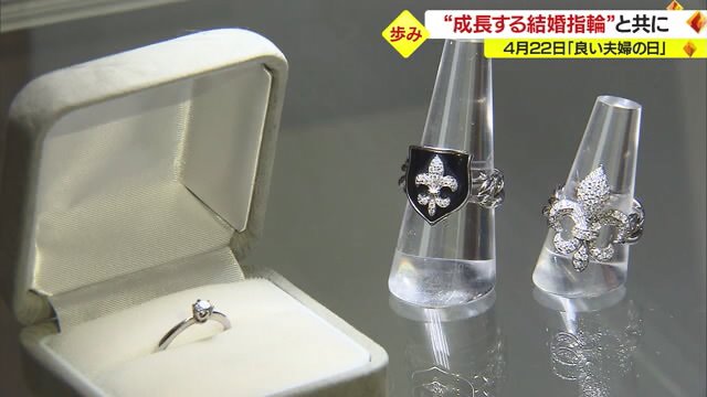 店内には数多くのジュエリーが並ぶ