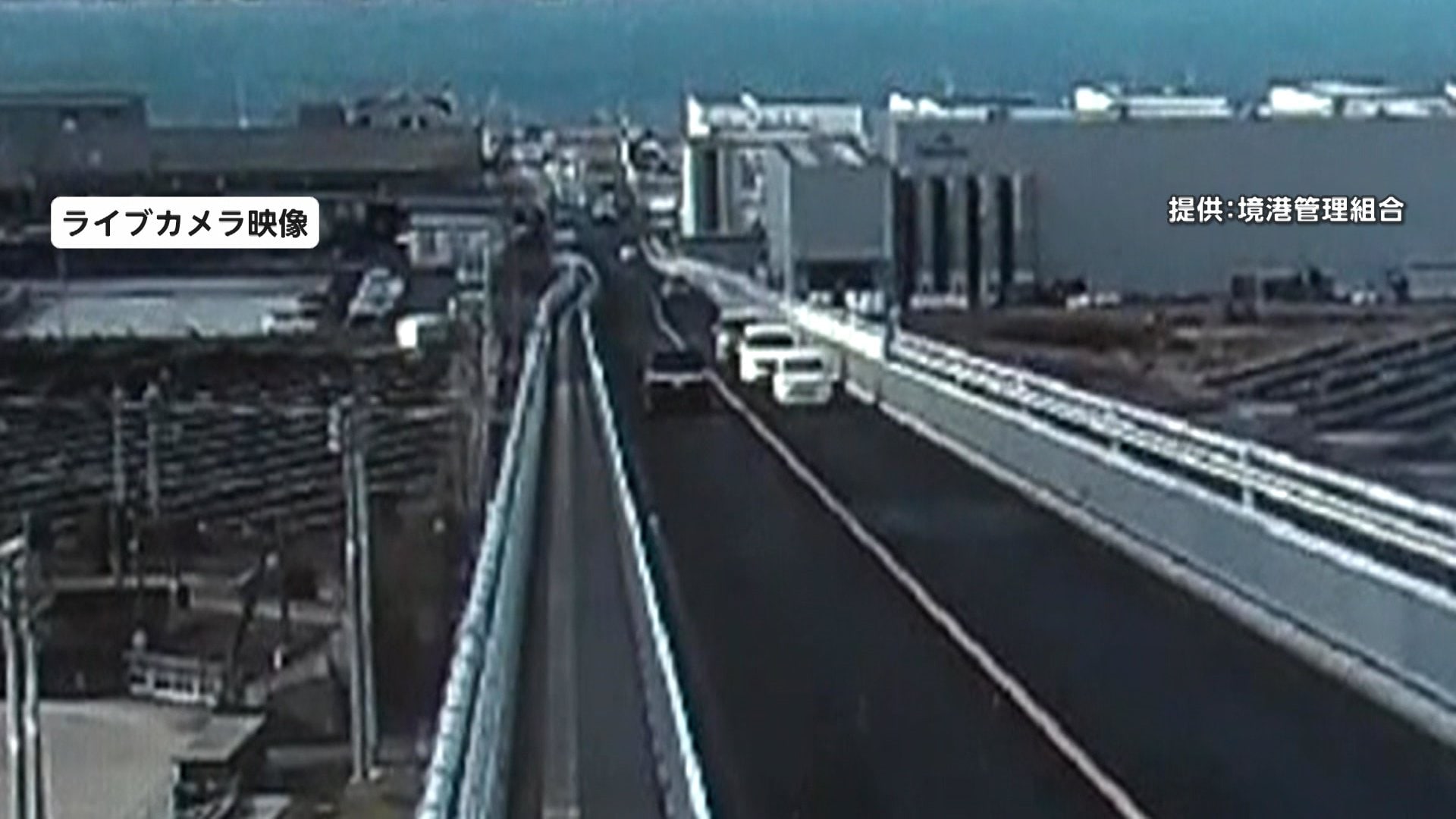 観光名所“ベタ踏み坂”ライブカメラに大きな揺れ、液状化した公園で復旧工事、校舎に亀裂被害【鳥取・島根で最大5強】