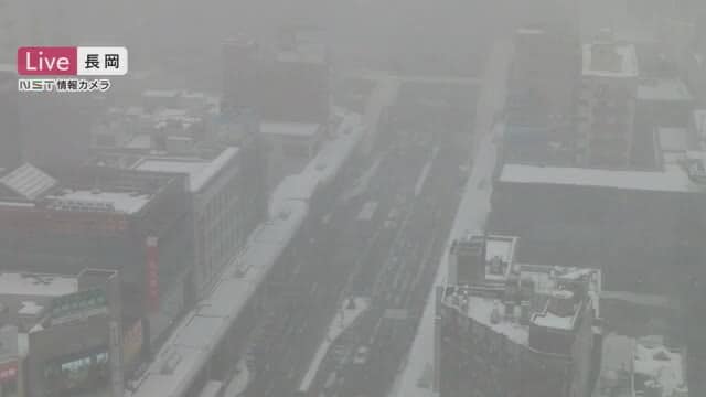 「外出たくない…」新潟市中央区の最低気温は0.9℃に…寒気強まり各地で降雪　落雷や激しい突風に注意