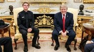 トランプ大統領「本物のヒーローだ」荒波から10歳少年救い話題の16歳ライフガードをホワイトハウスに招待