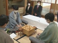 藤井二冠が優勢…タイトル防衛かかる『王位戦』第5局2日目 豊島竜王の挑戦受ける 夜までに終局見通し