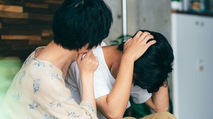 家族が「ギャンブル依存症」かもしれないならどうすべき？自覚を促すための“判別テスト”と回復までの流れ
