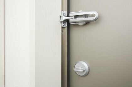 オートロックマンションでも過信は禁物　性犯罪から身を守る「戸締まり」　