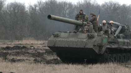 ゼレンスキー大統領「状況は困難で苦しい」　東部激戦で900万人の停電続く