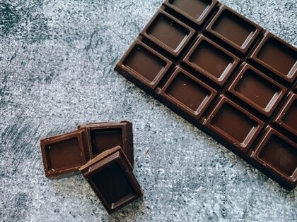 【小学館JS研究所】女子小学生が好きなチョコ菓子1位「たけのこの里」。友チョコ世代はシェアしやすさでチョコを選ぶ？外食チェーン1位は「マクドナルド」が圧倒的支持、寿司チェーンも合計2割以上と人気