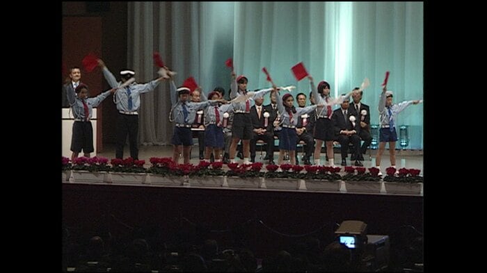 海洋少年団による手旗信号