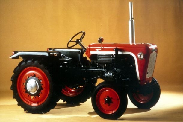 クボタの乗用トラクタ初号機「T15」(提供:クボタ)