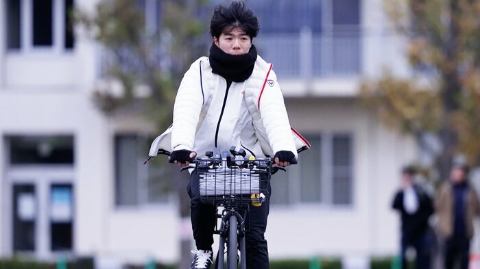 現在の拠点埼玉アイスアリーナへ佐藤は自転車で向かう