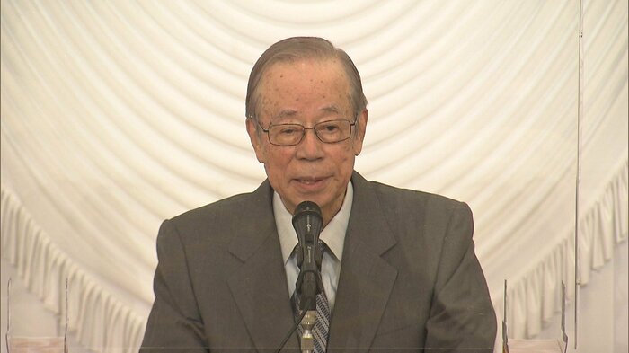 首席随員は福田康夫元首相