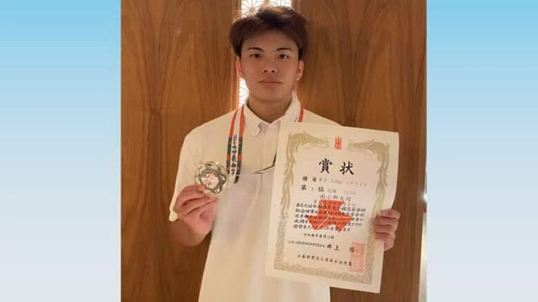 【全国高校総体】競泳男子１００ｍバタフライ　鹿児島情報・西小野選手優勝｜FNNプライムオンライン