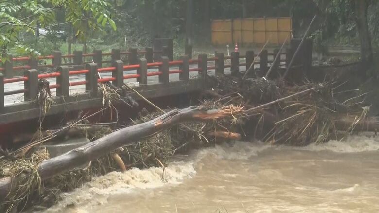 大雨被害の新潟・佐渡市 “激甚災害指定の範囲拡大”要望へ「国・県と話をしながら復旧作業に取り組みたい」｜FNNプライムオンライン