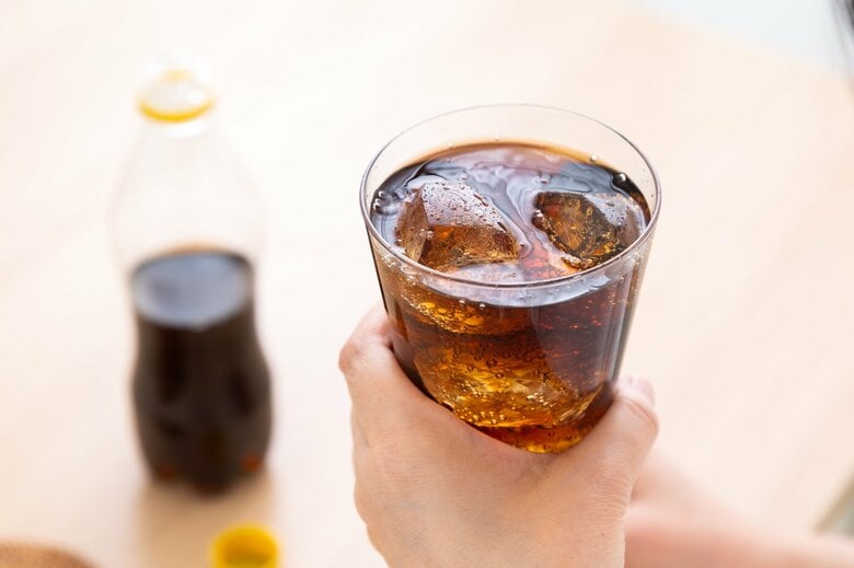 甘い飲み物をやめるだけで健康へ近づく（画像：イメージ）