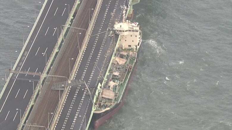 2018年9月の台風21号では高波により関西国際空港の連絡橋にタンカーが衝突