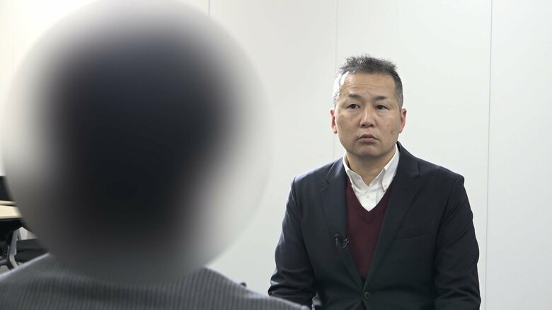 いまだ約6000万円分の時計が返却されていないと話す利用者（左）