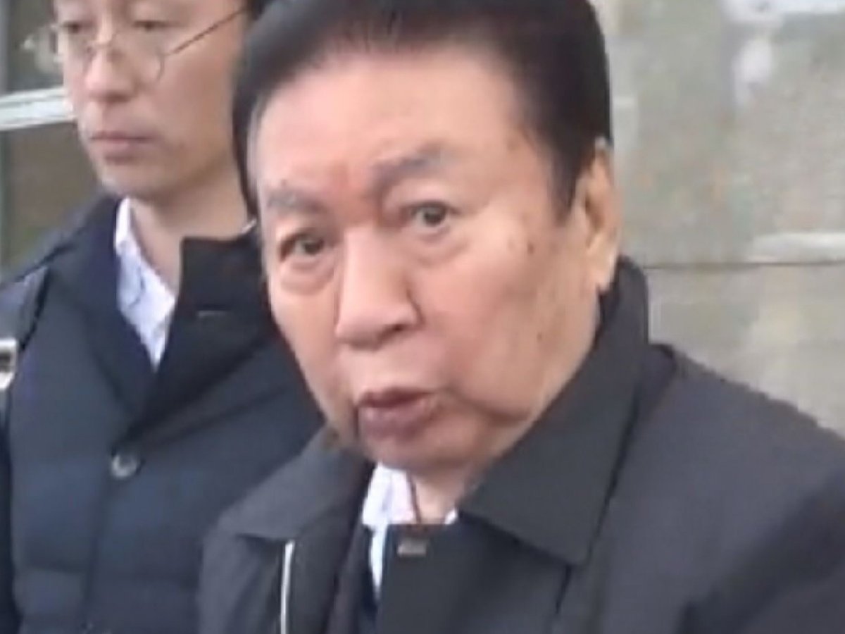 ”地面師”や”原野商法”の側面も...東京・新橋駅前の土地売買巡り約3億円詐取か 不動産会社の81歳社長らを逮捕