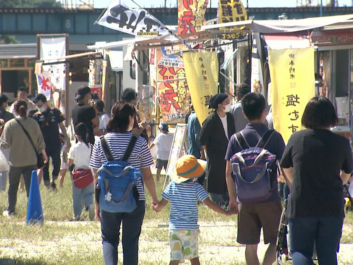 知多牛バーガー など販売 愛知県のご当地グルメを一堂に集めたイベント キッチンカー等40軒が出店