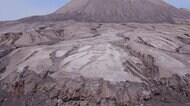 西之島 溶岩固まり鳥生息 環境省が最新映像