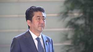 安倍首相の相次ぐ“芸能人会合”は選挙へのイメージ戦略? ダブル選憶測の中でTOKIOや高畑充希さんも