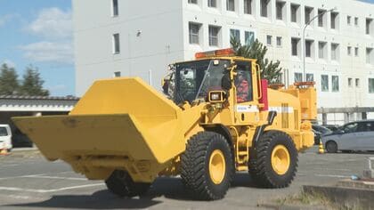 除雪車など雪氷作業出動式　冬の高速道路の安全を守る　岩手県盛岡市