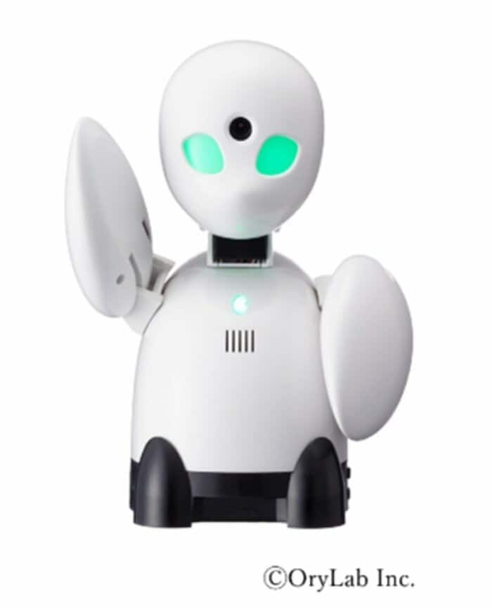 遠隔立ち会いに使われる「分身ロボットOriHime(株式会社オリィ研究所)」(画像提供:KDDI)