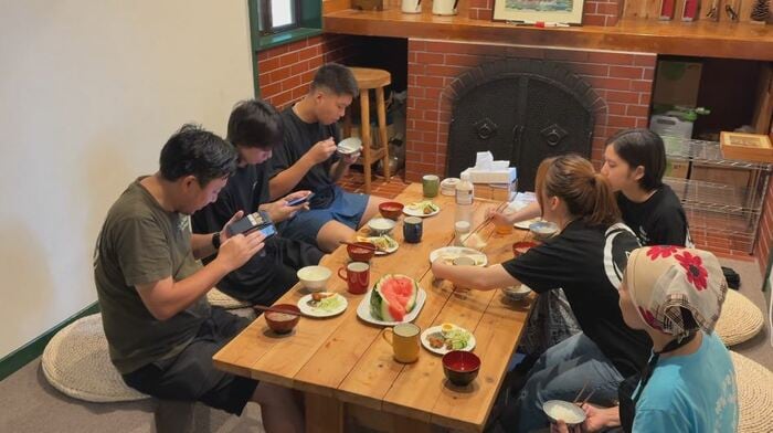 宿泊客と同じメニューが「まかない」（無料）※朝と夜、宿泊客がいる場合