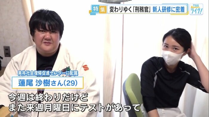美祢社会復帰促進センターに配属・蓮尾沙樹さん（左）と岩国刑務所に配属・庄谷内友彩さん（右）