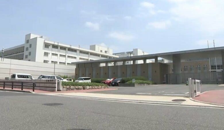 「職員の指導に不満」と供述　箸で刑務官の左手を突き刺す　40代受刑者を書類送検　広島刑務所｜FNNプライムオンライン