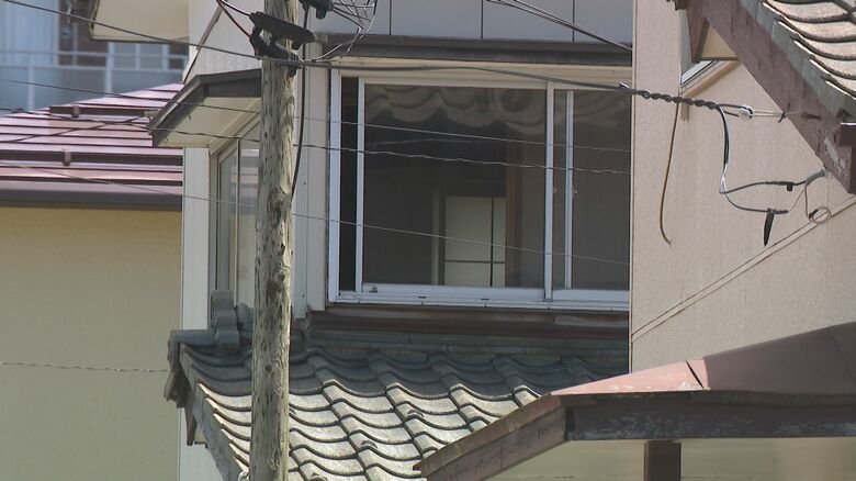 自宅に遺体放置した疑いで55歳の男逮捕　遺体は70代父親か「3月上旬に亡くなりそのままに」新潟・西区｜FNNプライムオンライン