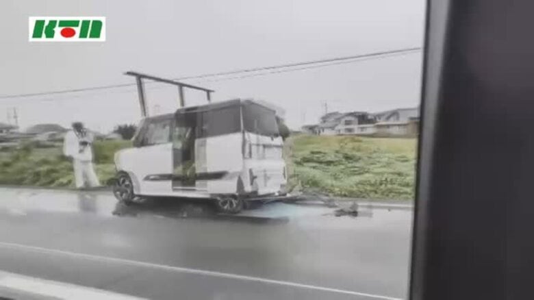 車2台が正面衝突で１台は横転　運転していた2人がけがで病院に搬送｜FNNプライムオンライン