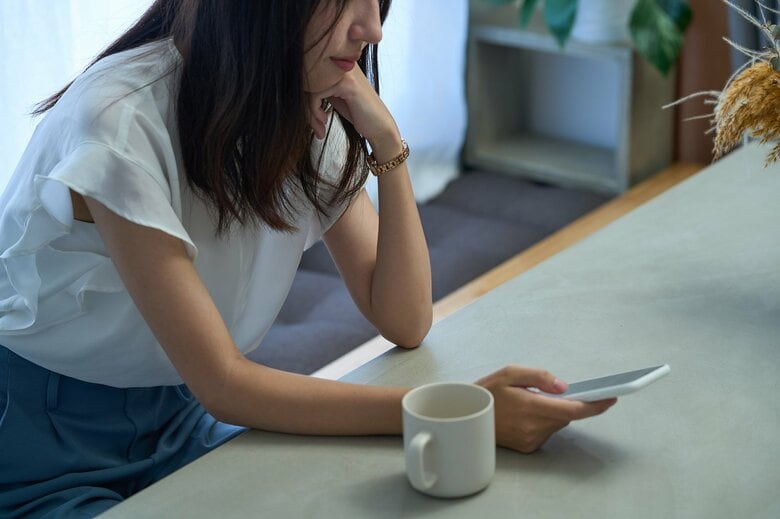 オールアバウト、FCNTが生活者1000人調査、“ヒヤリ体験”から見えた「“スマホの災難”白書2025」を発表