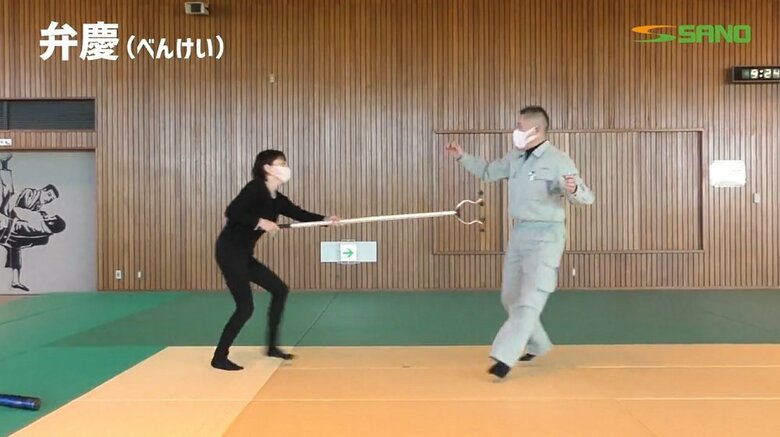 「弁慶」で距離を保ってけん制している