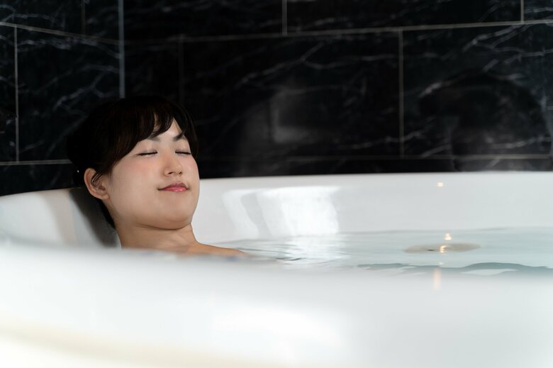 ぬるめのお湯に「全身浴」がお勧め（画像はイメージ）