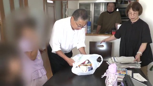 差し入れのアイスに大喜びの子どもたち