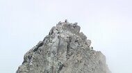 槍ヶ岳 地震で落石か 登山者一時身動きとれず 秋の3連休