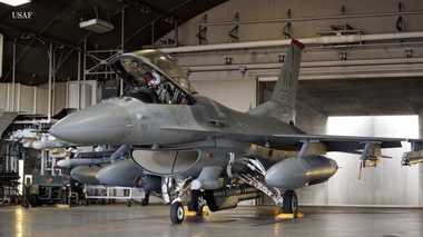 F-16低空飛行映像は誰に見せるものなのか