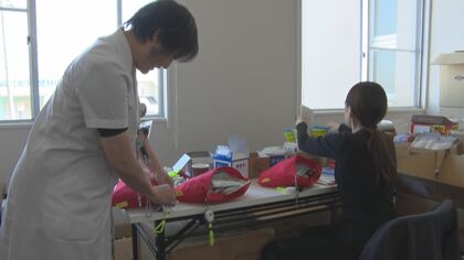 「1人で悩まないで」被災地の女性に寄り添い続ける女性医師　クリニックでは日焼け止め、化粧品などの支援物資も配布