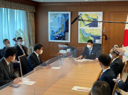 「『反撃能力』の保有を」自民党がまとめた提言 岸防衛相に提出「防衛費はGDP比2％以上」