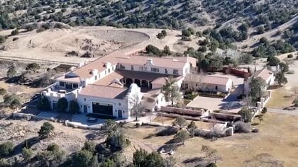 エプスタイン氏が所有していた「ゾロ牧場」を家宅捜索　外国人少女2人の遺体を埋めるよう命じたとする告発　現地当局が捜査再開