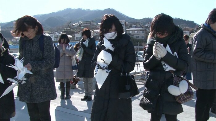 午後2時46分　各地で黙とうを捧げる人々（岩手・大船渡市）