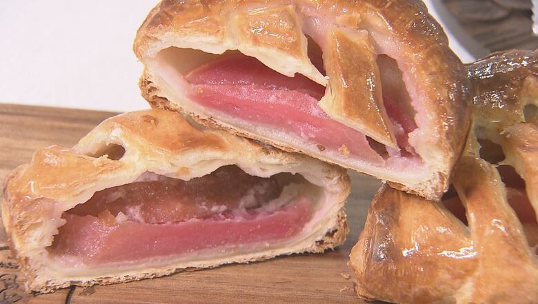 「味も香りも華やか」軽井沢の老舗パン店「浅野屋」“赤い果肉”のリンゴを使ったアップルパイを販売　東京都内や長野県内の店で4月24日から｜FNNプライムオンライン