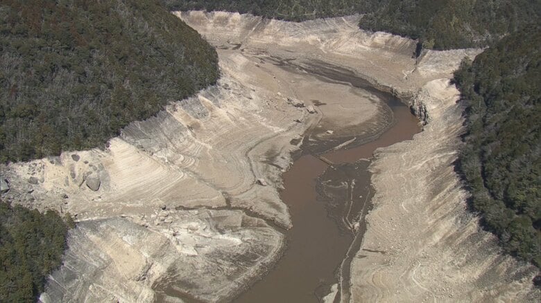愛知県豊橋市などに水を供給…豊川用水の水源の1つ宇連ダムで貯水率が『0.5％』にまで低下 近く枯渇の恐れ｜FNNプライムオンライン