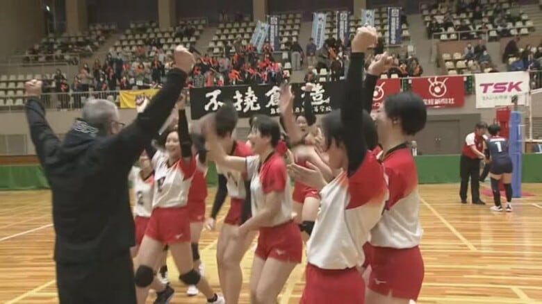 春の高校バレー鳥取県大会　女子は岩美が4連覇！初優勝めざした鳥取城北をフルセットで破る｜FNNプライムオンライン