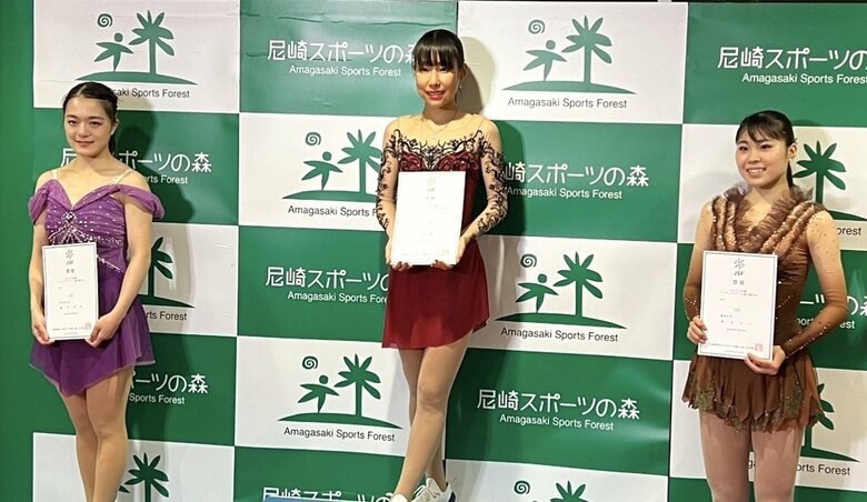 シニア女子表彰台