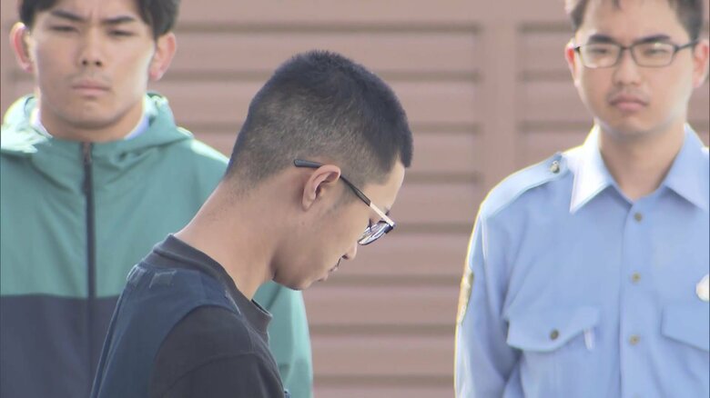 送検される高梨謙吾容疑者(千葉・印西警察署 19日午前)