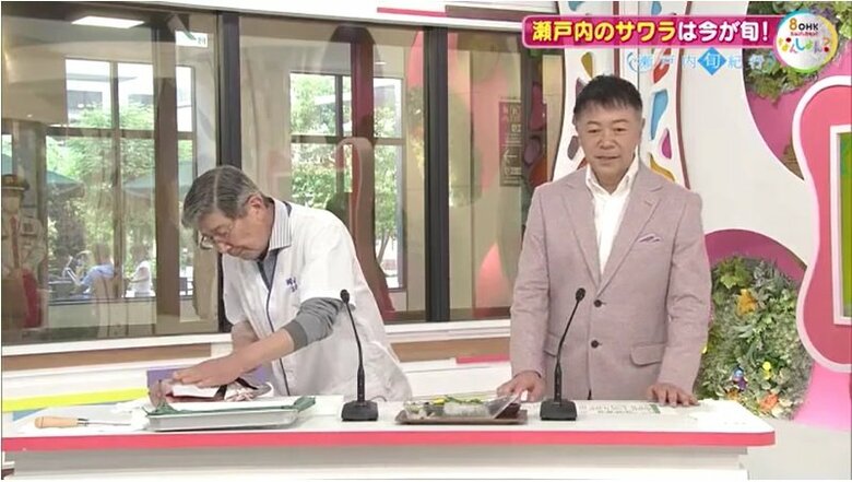 サワラを捌き始める原田会長