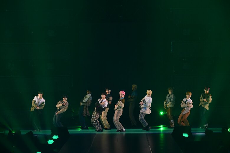 (c)Rakuten GirlsAward 2023 SPRING/SUMMER