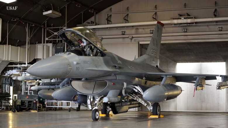 F-16低空飛行映像は誰に見せるものなのか